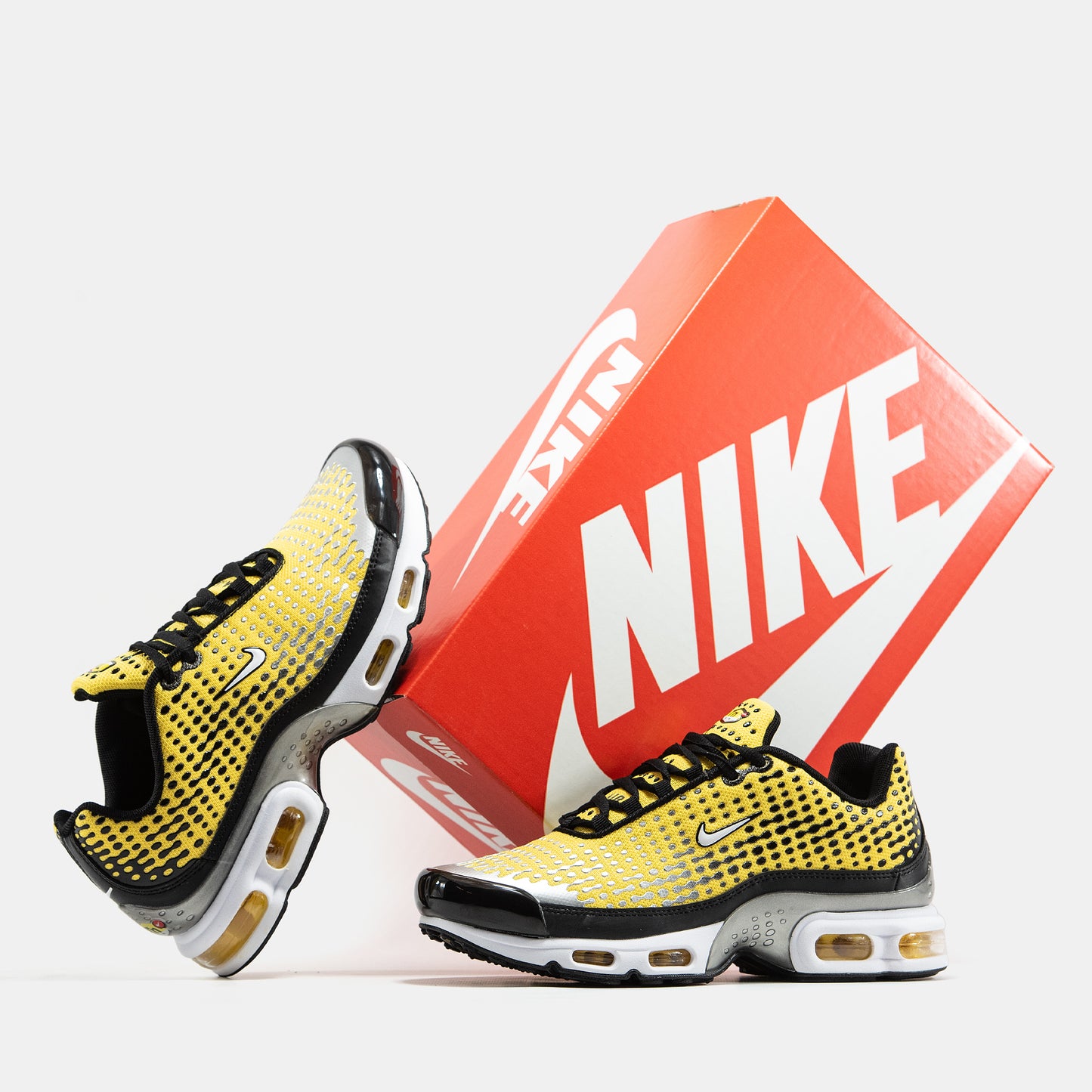 NIKE AIR MAX PLUS VII IN YELLOW