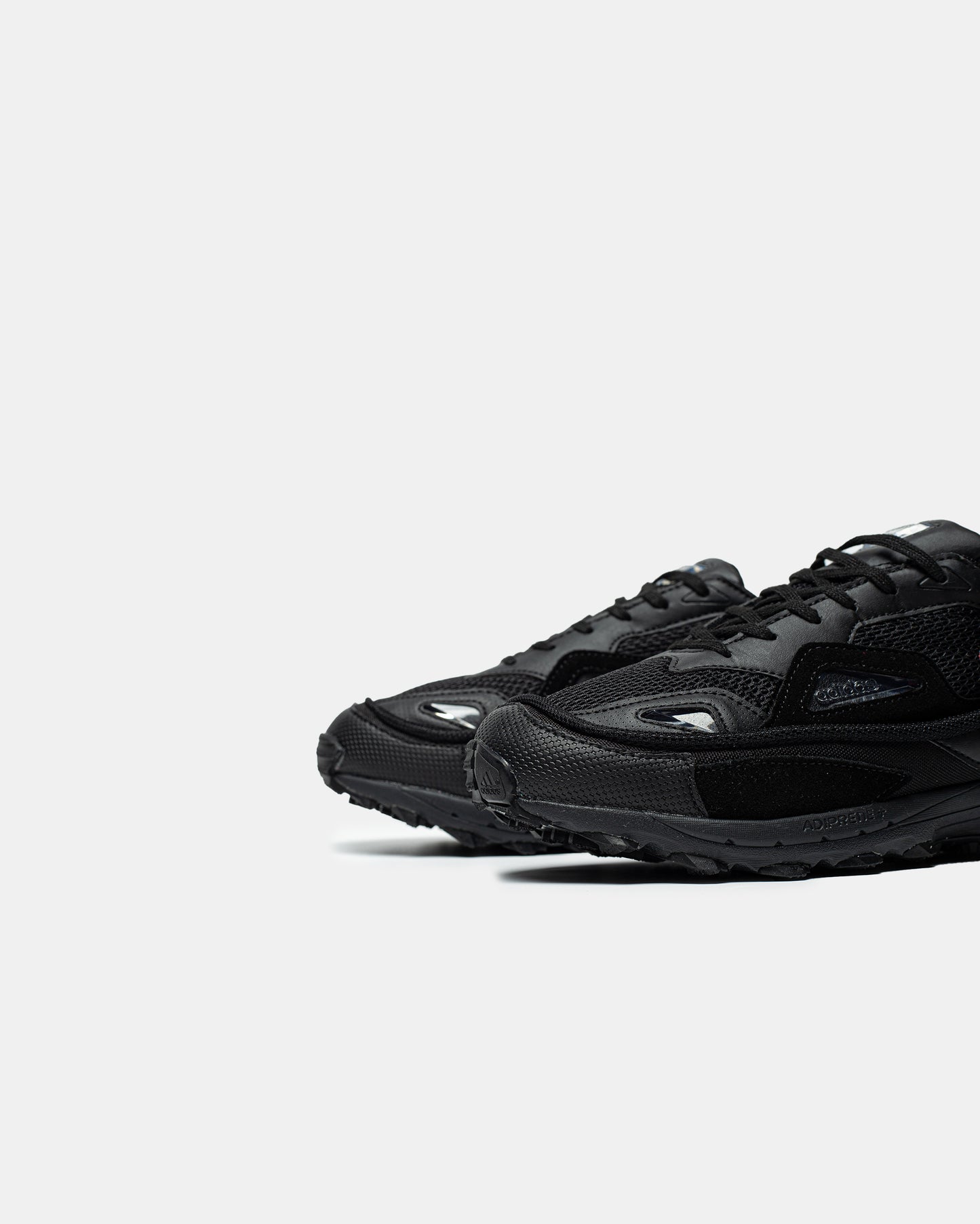 ADIDAS RAF SIMONS RESPONSE TRAIL