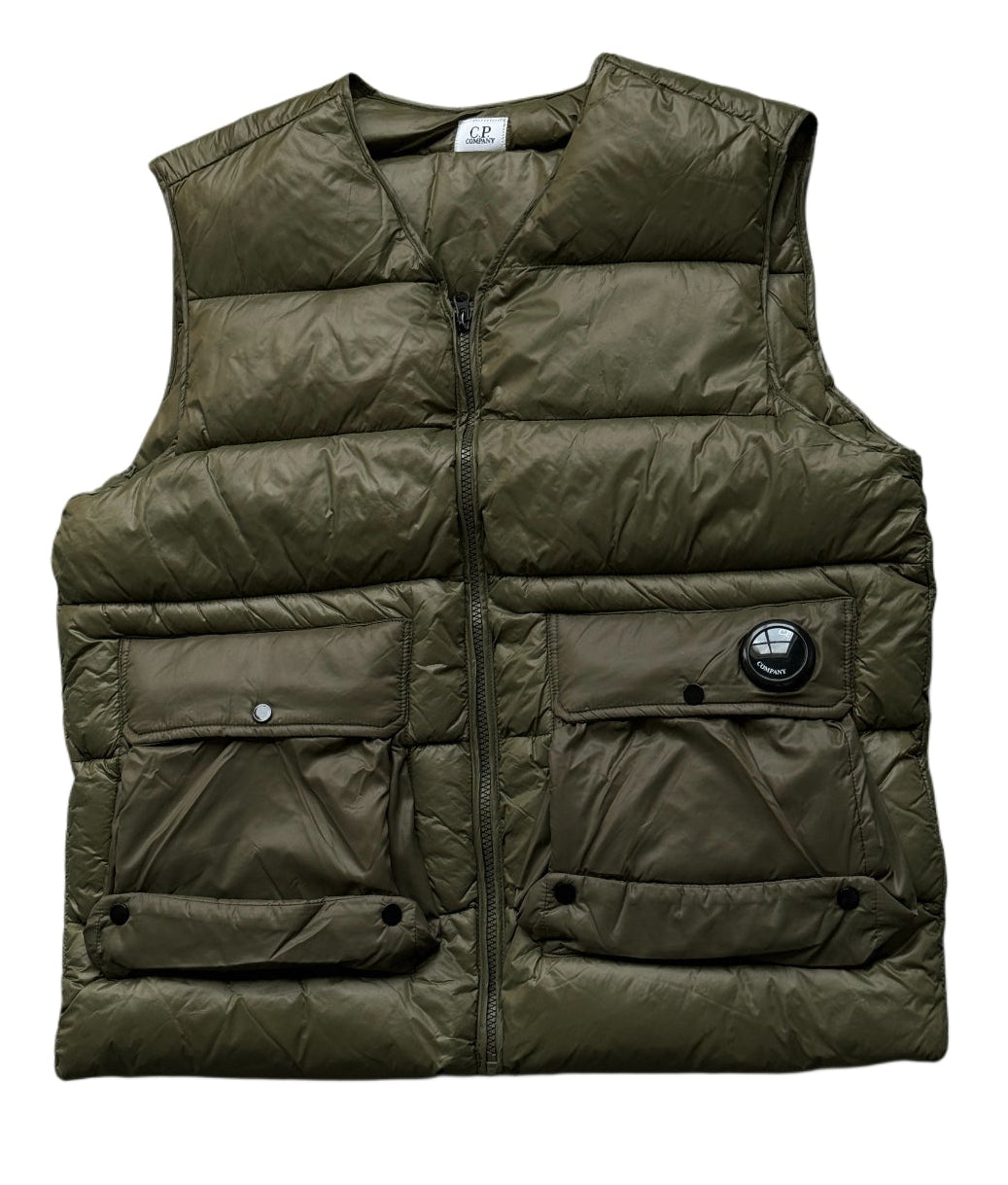C.P. COMPANY D.D. SHELL DOWN GILET IN OLIVE