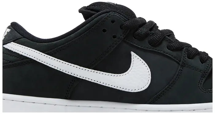 NIKE DUNK LOW SB “BLACK GUM”