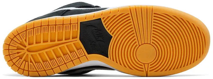 NIKE DUNK LOW SB “BLACK GUM”
