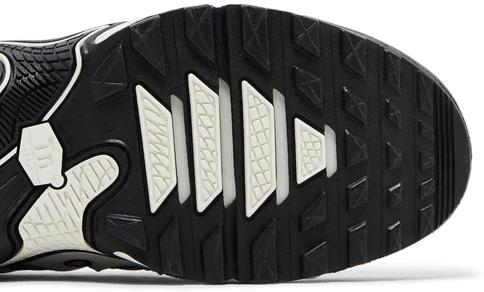 NIKE AIR MAX PLUS DRIFT “PANDA”