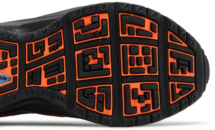 NIKE AIR SUNDER MAX GORE-TEX “HYPER CRIMSON”