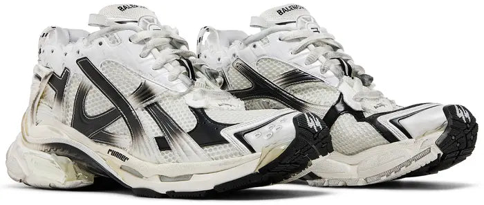 BALENCIAGA RUNNER SNEAKER “GRADIENT – WHITE BLACK”