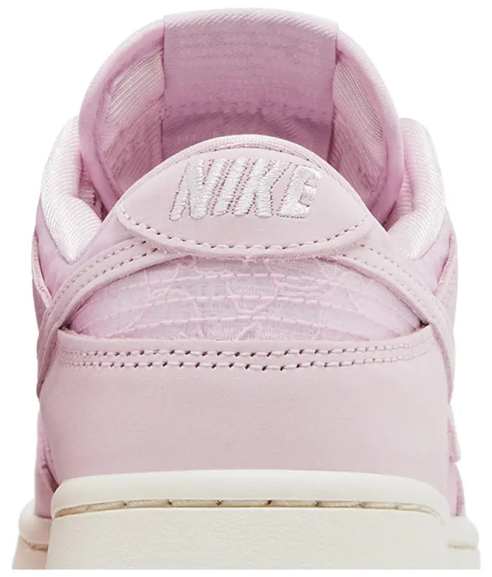 NIKE WMNS DUNK LOW 'LACE PACK - REGAL PINK'