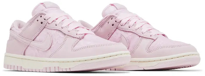 NIKE WMNS DUNK LOW 'LACE PACK - REGAL PINK'