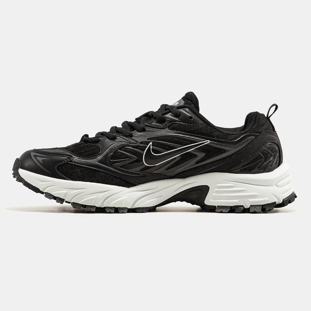 NIKE FIYI V2 IN BLACK/WHITE