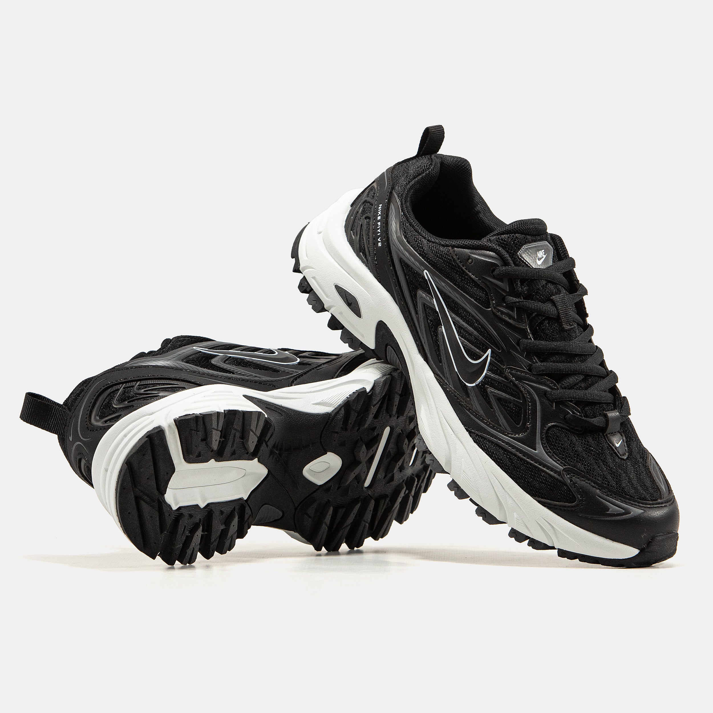 NIKE FIYI V2 IN BLACK/WHITE