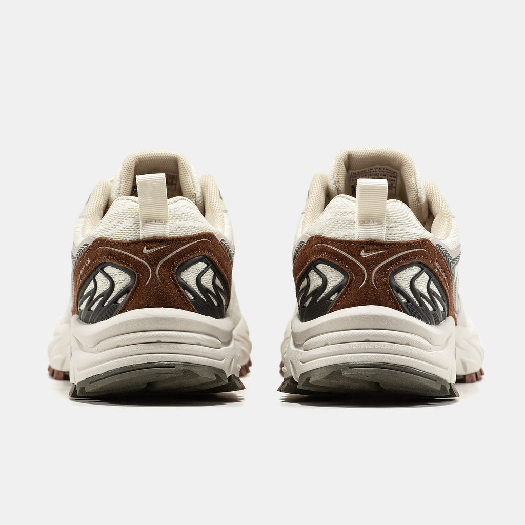 NIKE FIYI V2 IN BEIGE/BROWN