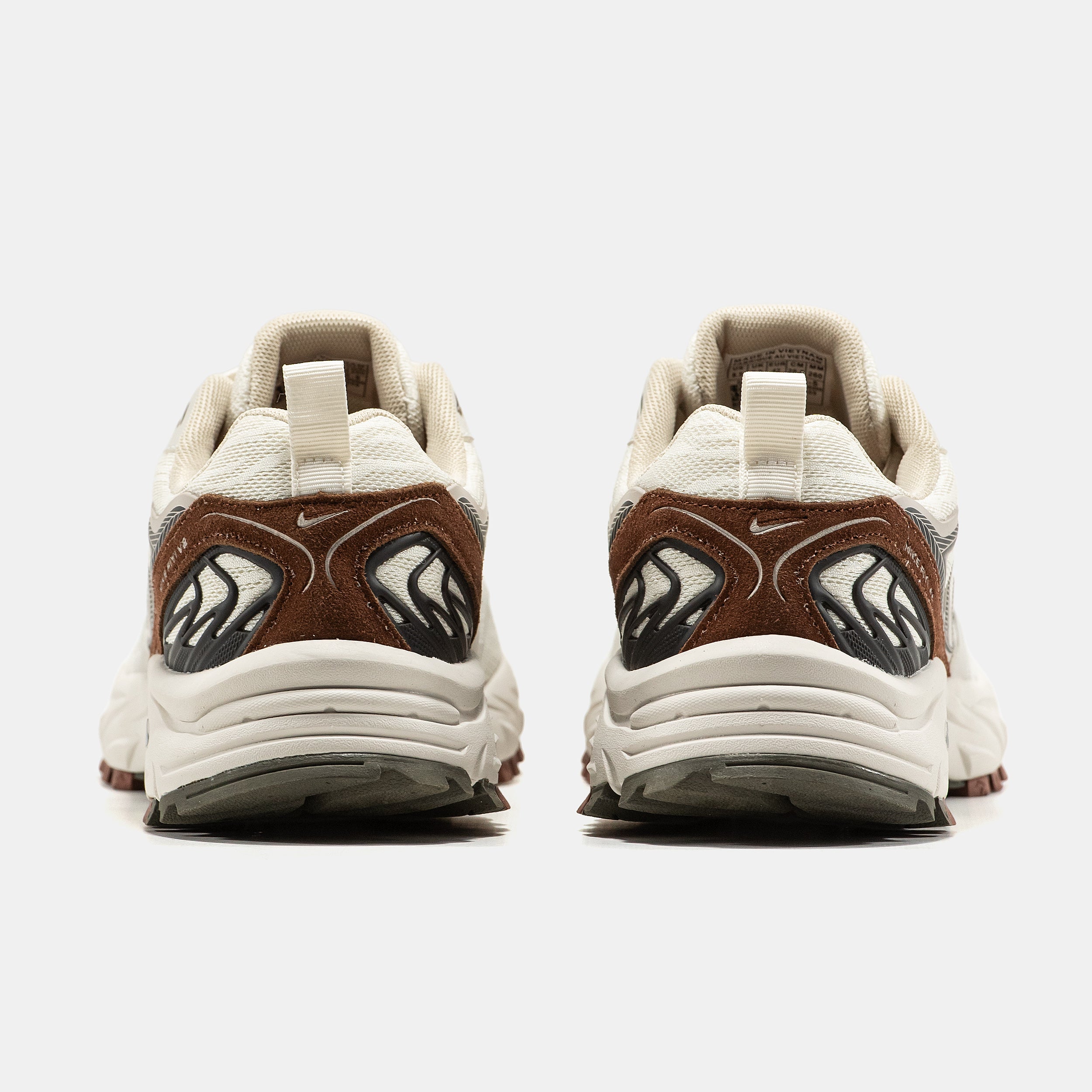 NIKE FIYI V2 IN BEIGE/BROWN
