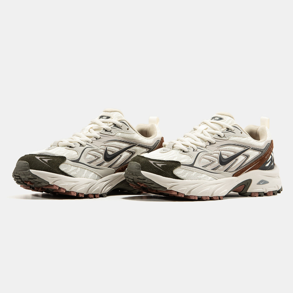 NIKE FIYI V2 IN BEIGE/BROWN