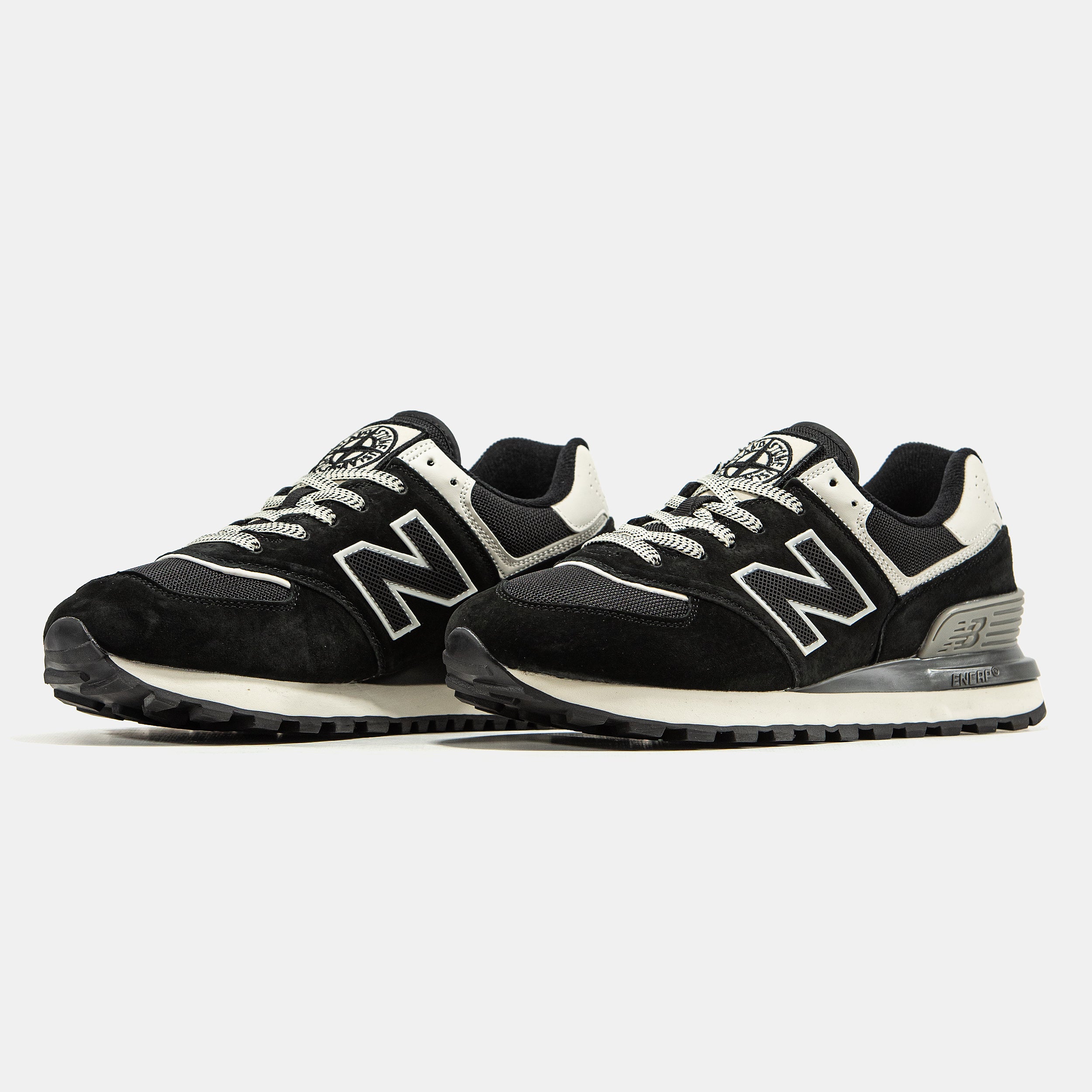 STONE ISLAND X NEW BALANCE 574 IN BLACK/WHITE