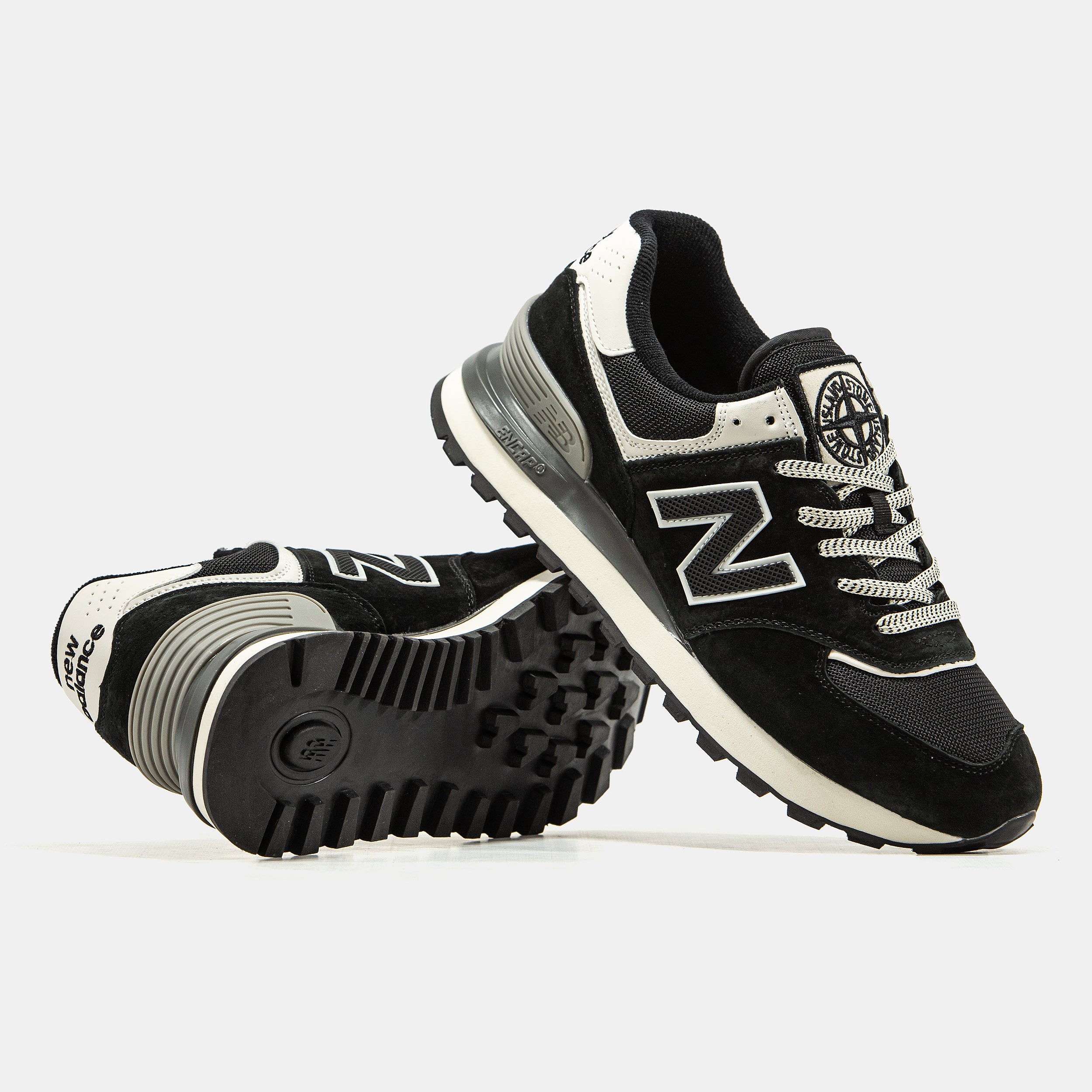 STONE ISLAND X NEW BALANCE 574 IN BLACK/WHITE