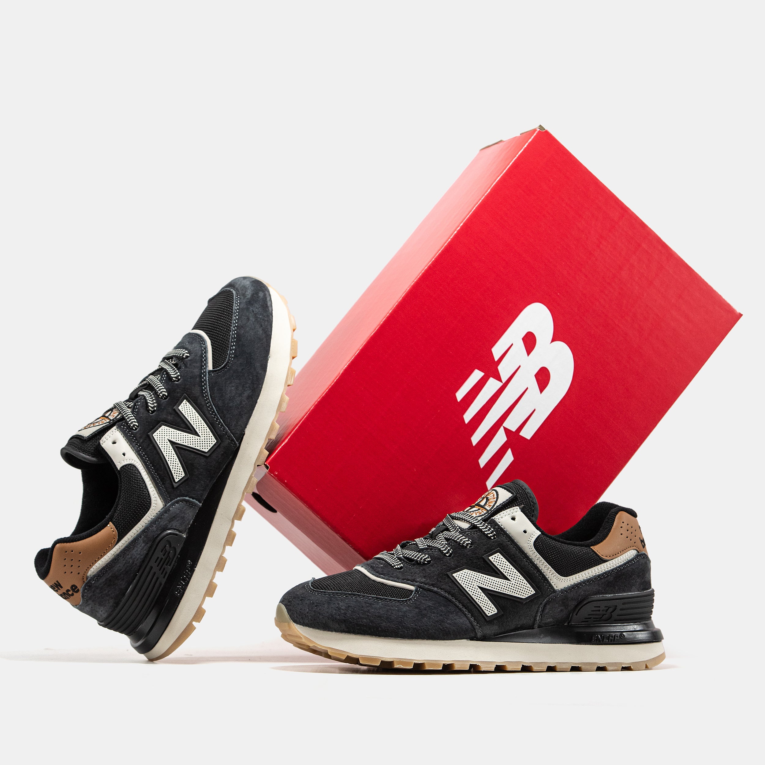 STONE ISLAND X NEW BALANCE 574 IN BLACK/GUM