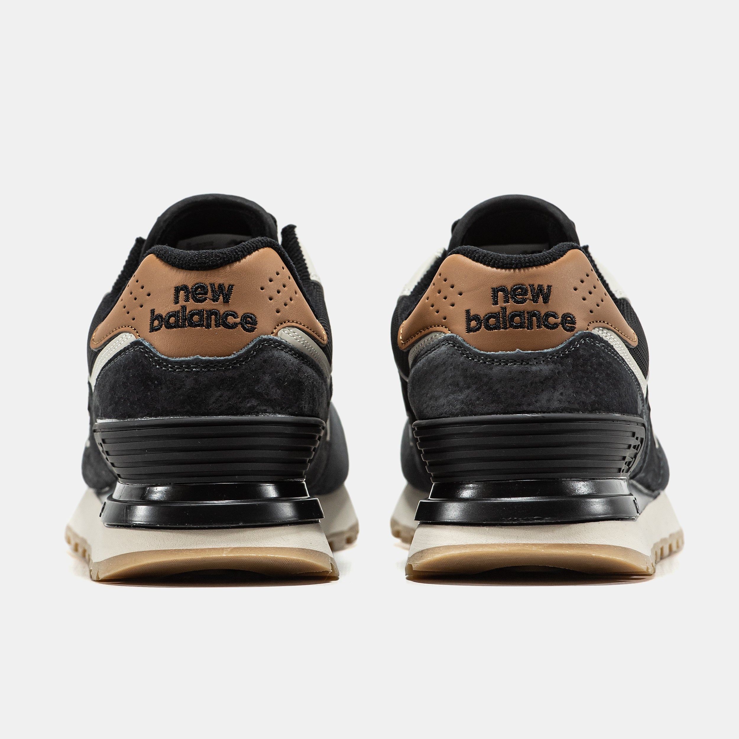 STONE ISLAND X NEW BALANCE 574 IN BLACK/GUM