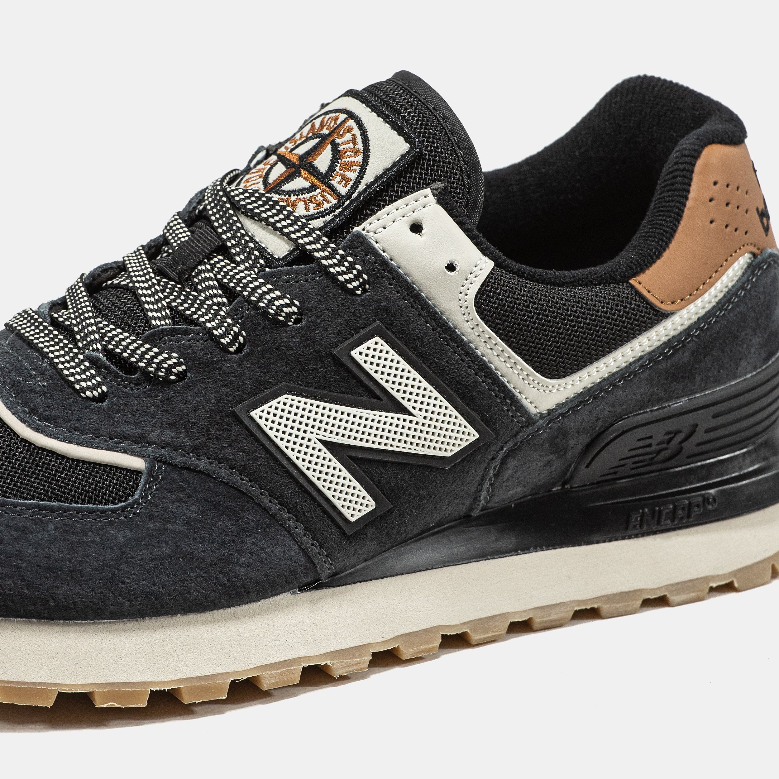 STONE ISLAND X NEW BALANCE 574 IN BLACK/GUM