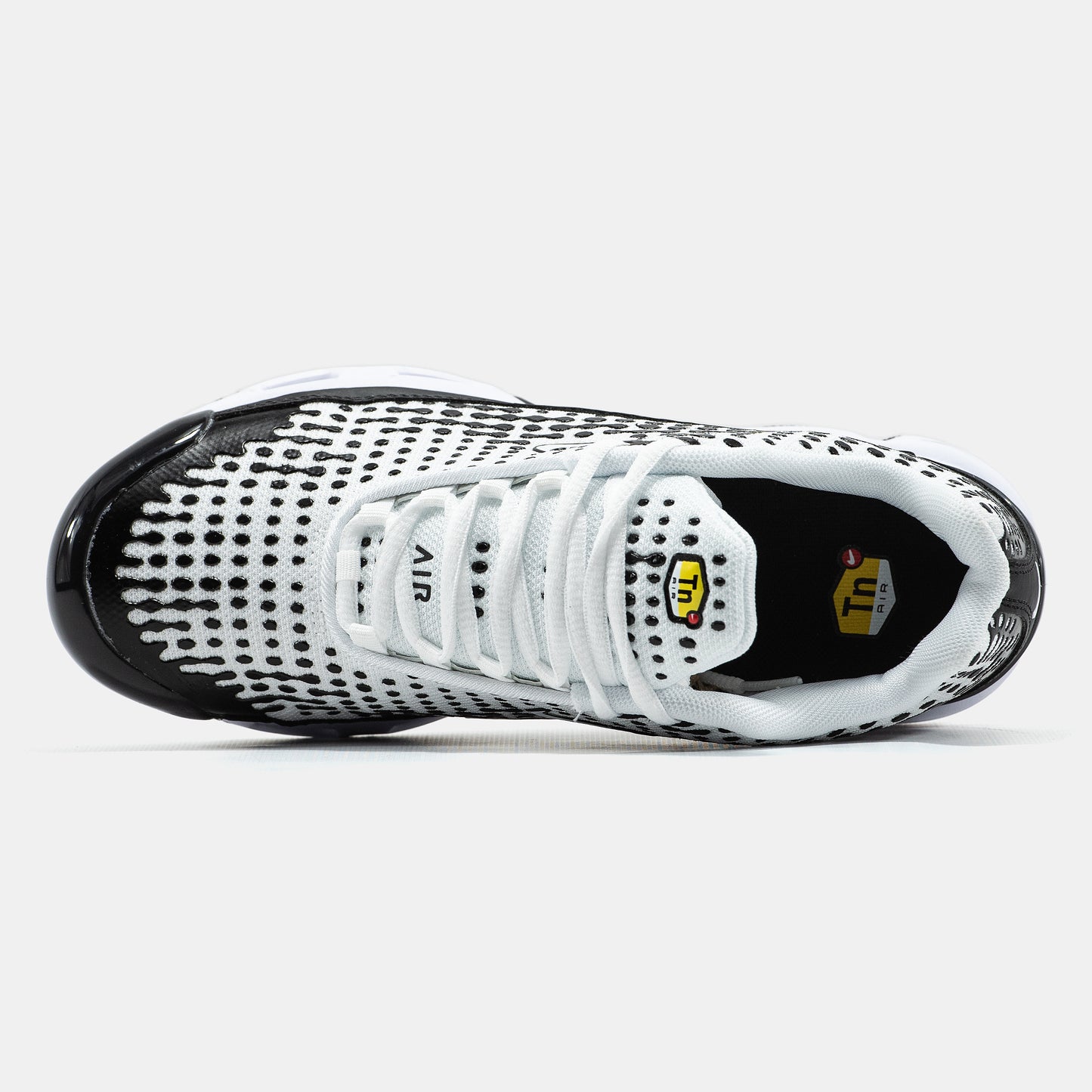 NIKE AIR MAX PLUS VII IN WHITE/BLACK