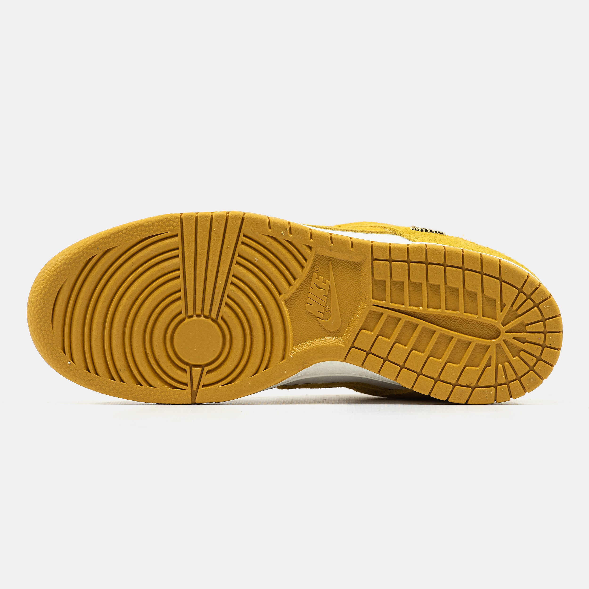 NIKE SB DUNK LOW IN YELLOW/WHITE
