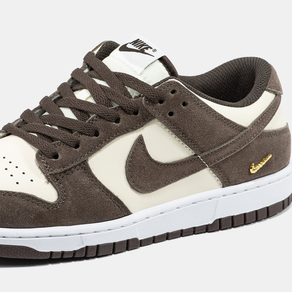 NIKE SB DUNK LOW IN BROWN/BEIGE