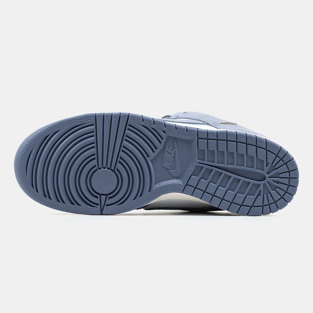 NIKE SB DUNK LOW IN SKY BLUE/WHITE