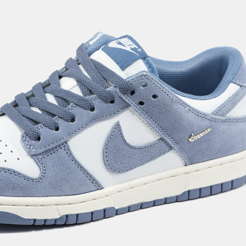 NIKE SB DUNK LOW IN SKY BLUE/WHITE