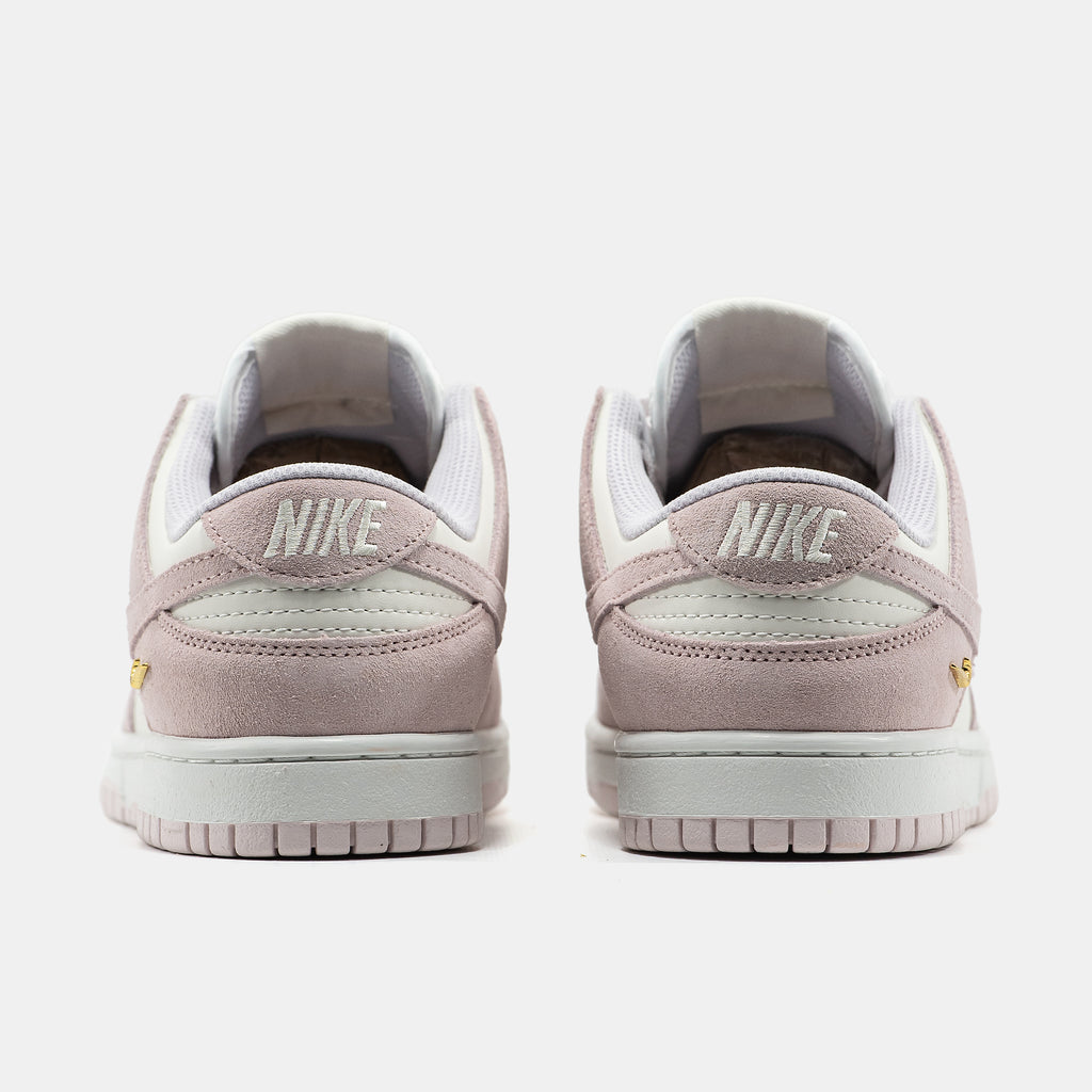 NIKE SB DUNK LOW IN PINK/BEIGE
