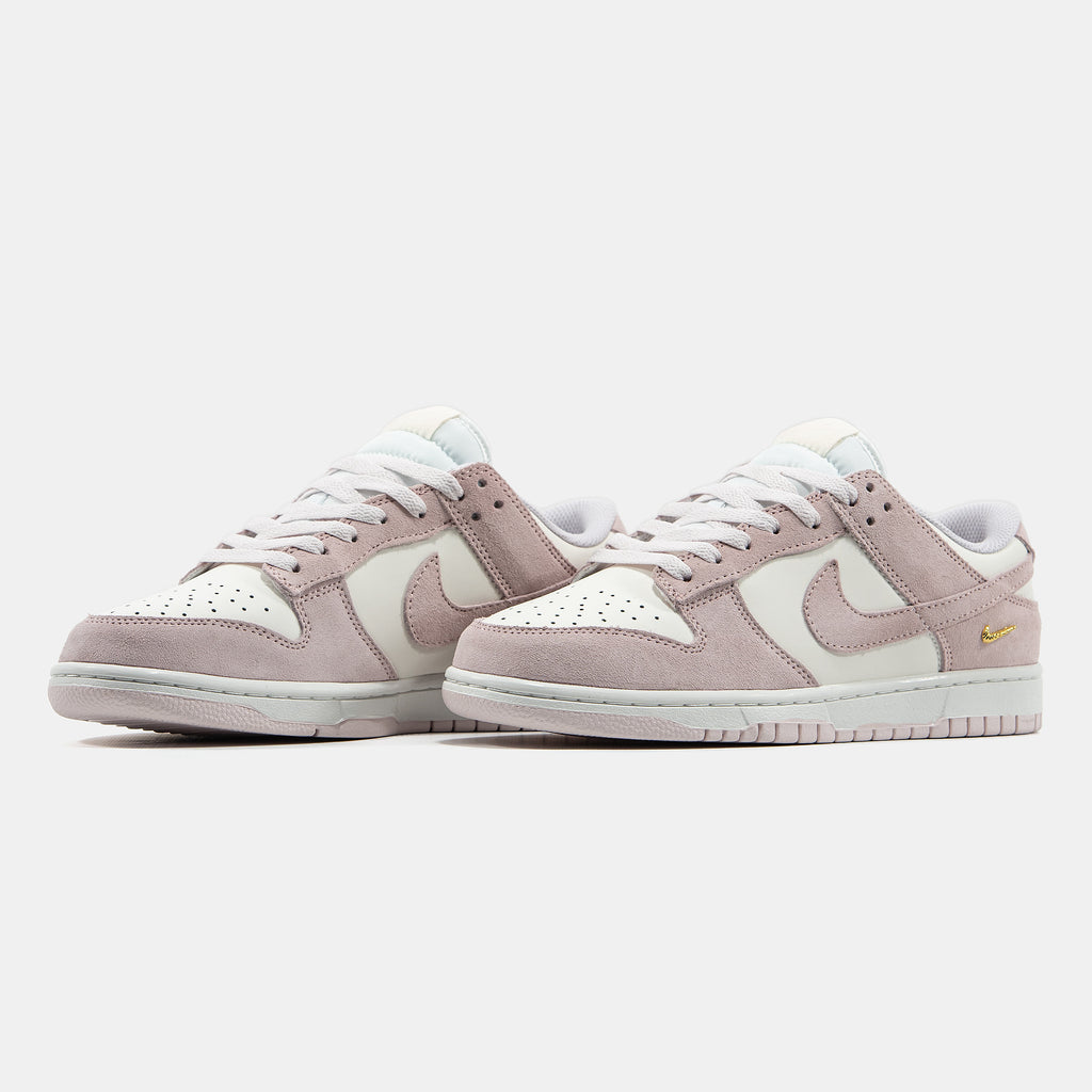 NIKE SB DUNK LOW IN PINK/BEIGE