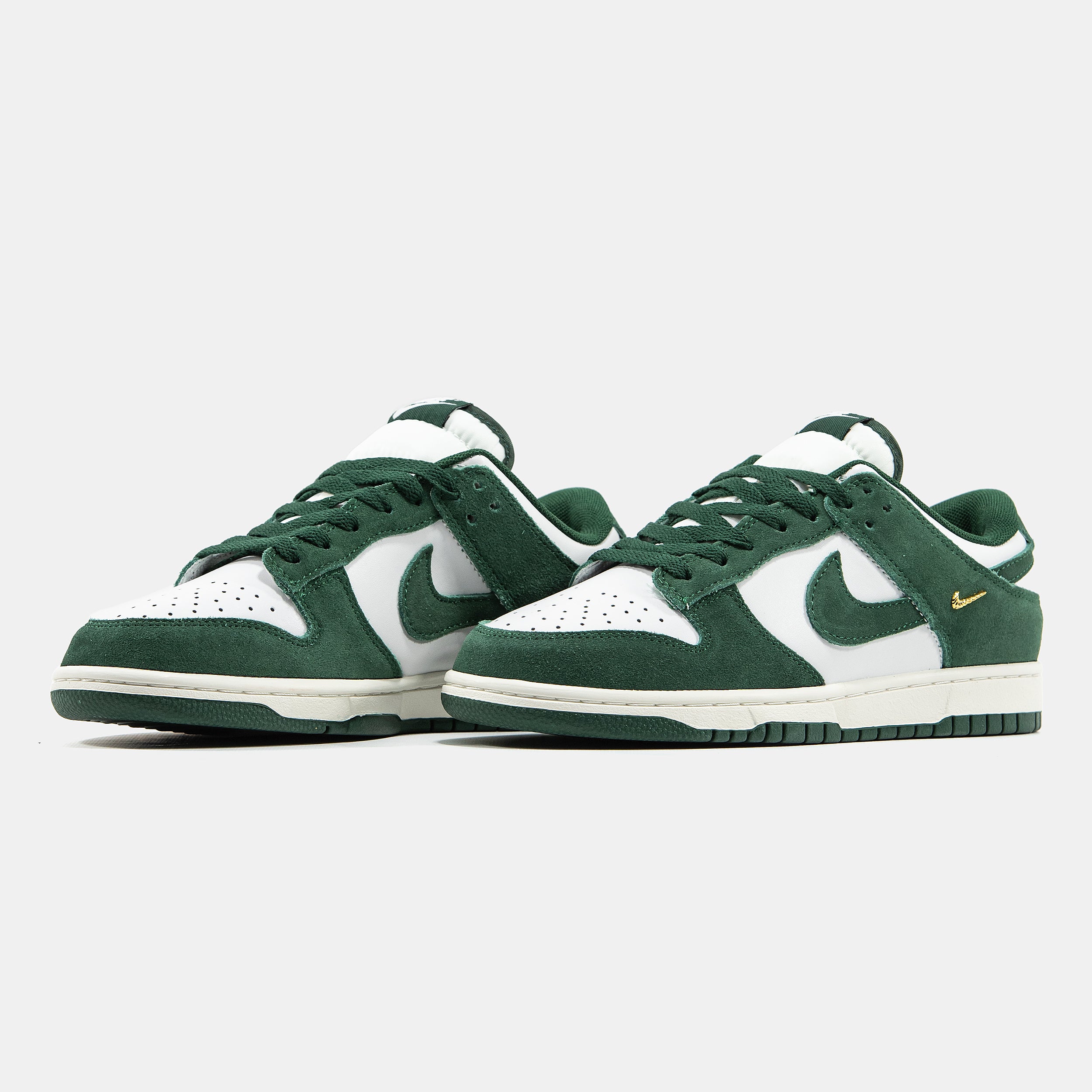 NIKE SB DUNK LOW IN GREEN/WHITE