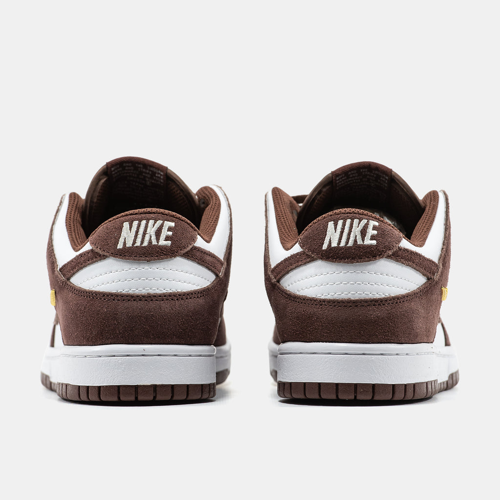 NIKE SB DUNK LOW IN BROWN/WHITE