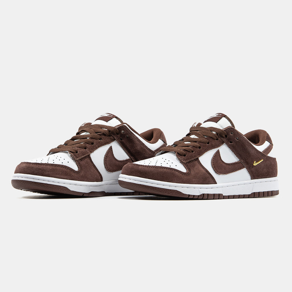NIKE SB DUNK LOW IN BROWN/WHITE