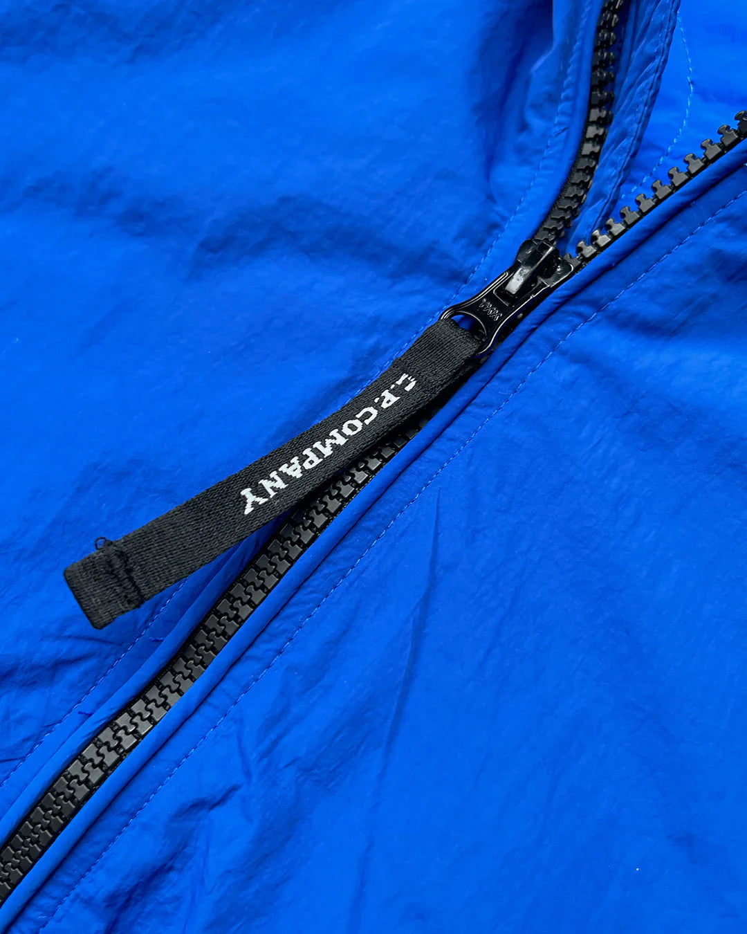 C.P. COMPANY CHROME-R JACKET IN BLUE