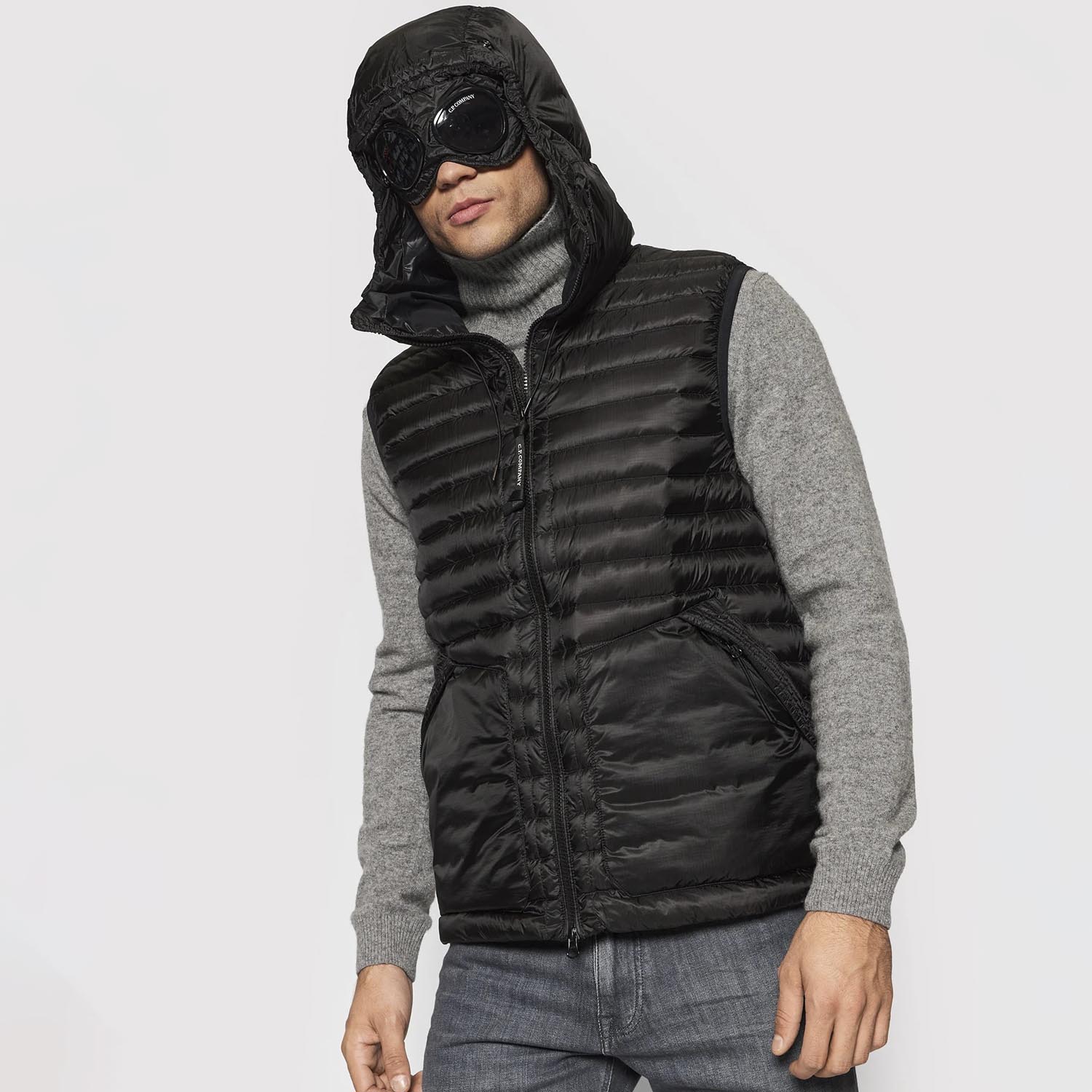 C.P. COMPANY D.D. SHELL GOGGLE DOWN VEST IN BLACK