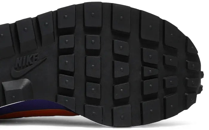 SACAI X NIKE VAPORWAFFLE IN DARK IRIS