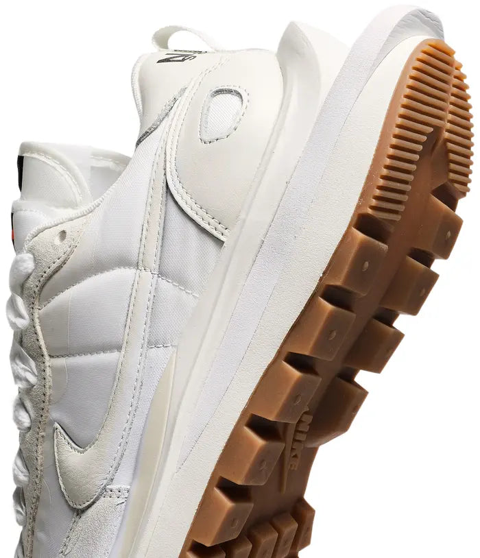 SACAI X NIKE VAPORWAFFLE IN SAIL GUM