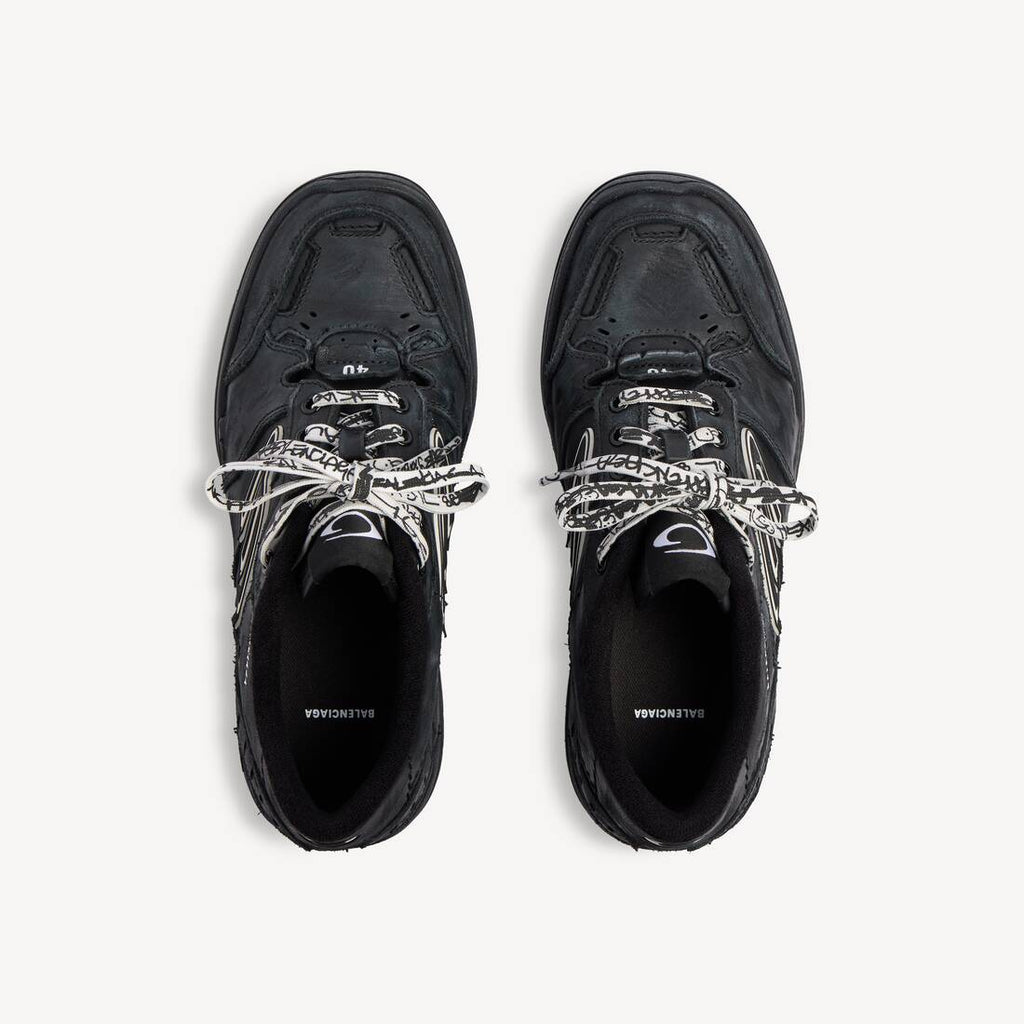 BALENCIAGA HAMPTONS WORN-OUT SNEAKER IN BLACK