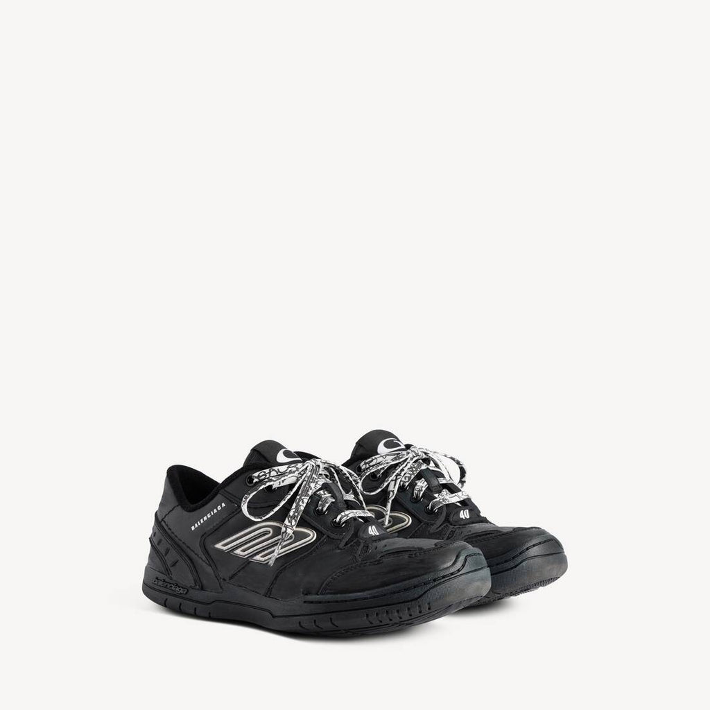 BALENCIAGA HAMPTONS WORN-OUT SNEAKER IN BLACK
