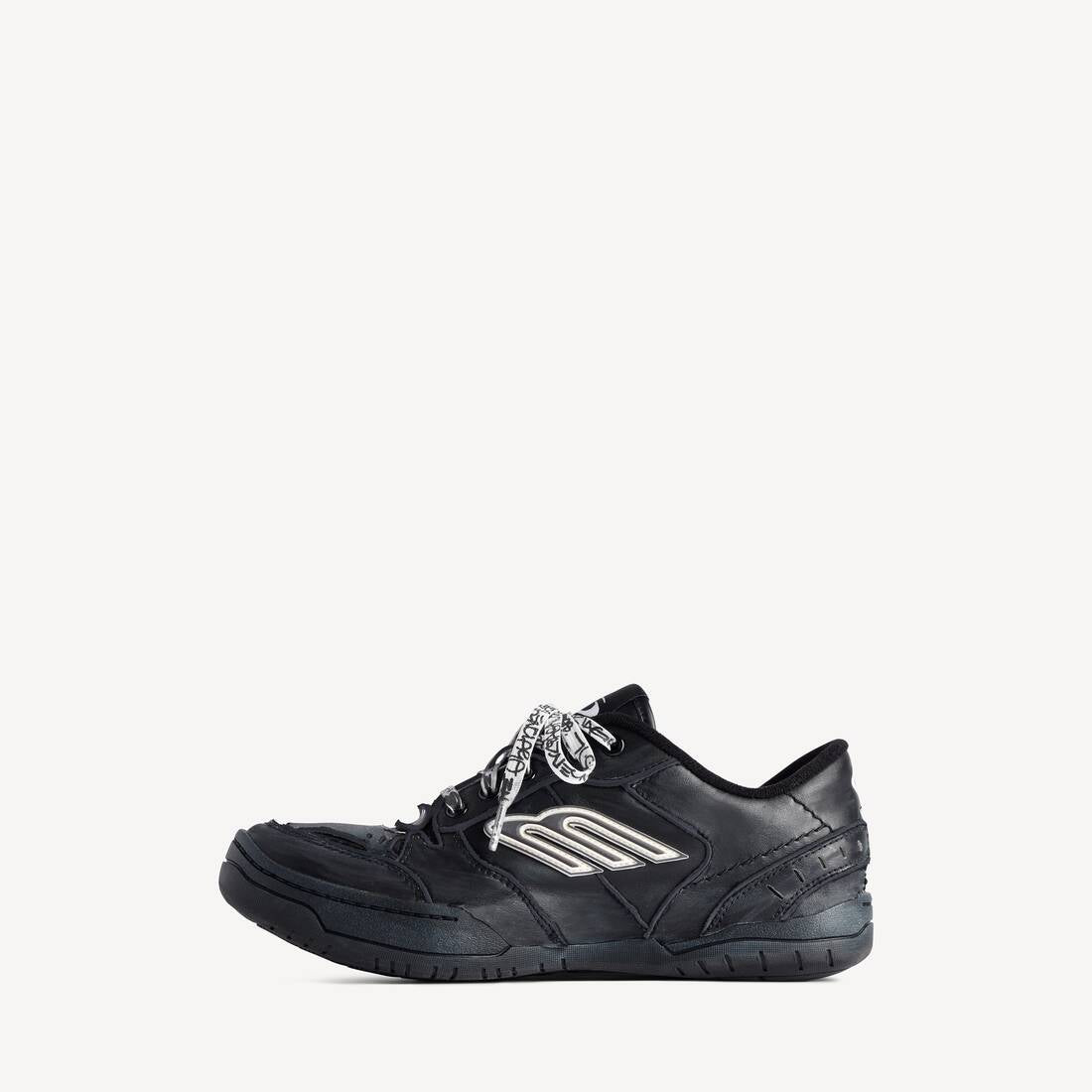 BALENCIAGA HAMPTONS WORN-OUT SNEAKER IN BLACK