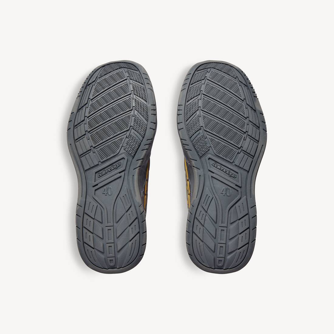 BALENCIAGA HAMPTONS WORN-OUT SNEAKER IN GREY/YELLOW