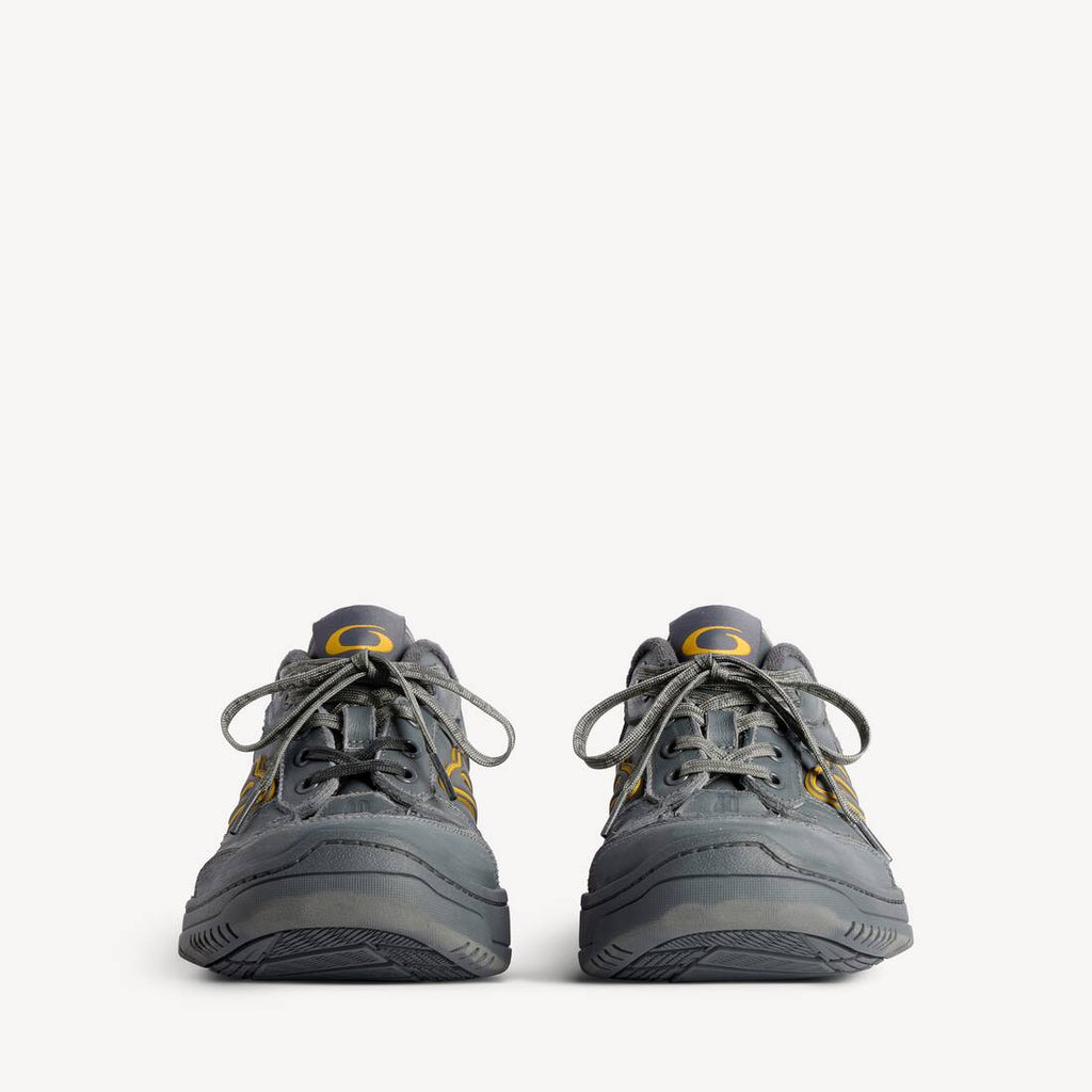 BALENCIAGA HAMPTONS WORN-OUT SNEAKER IN GREY/YELLOW