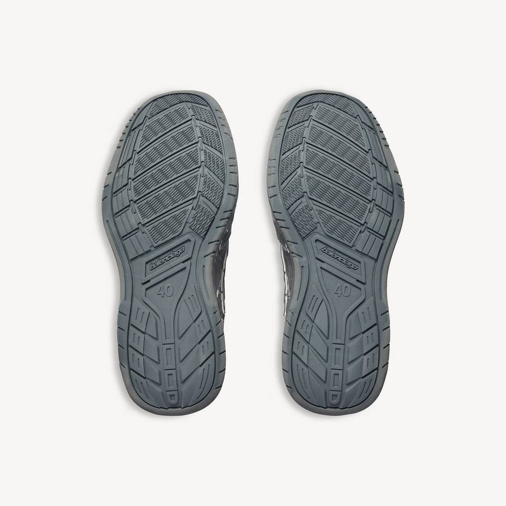 BALENCIAGA HAMPTONS WORN-OUT SNEAKER IN GREY