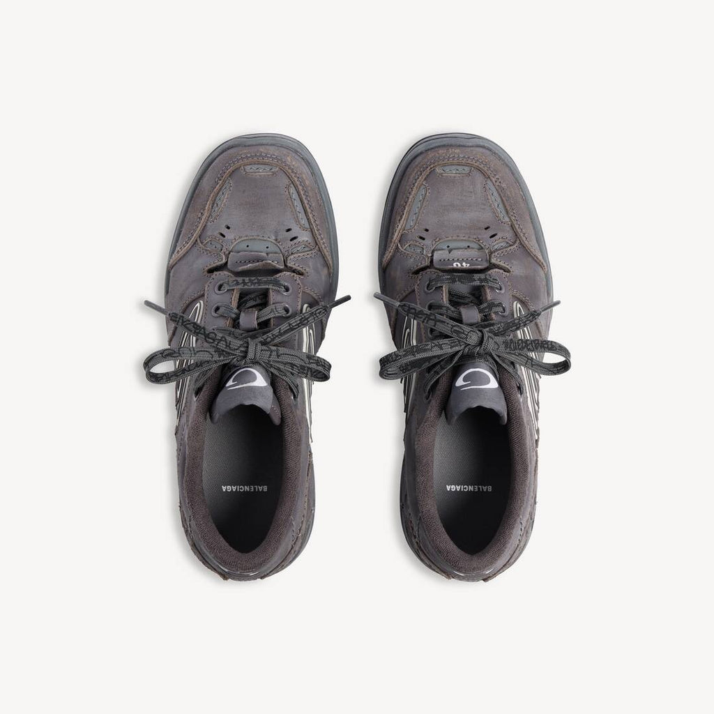 BALENCIAGA HAMPTONS WORN-OUT SNEAKER IN GREY