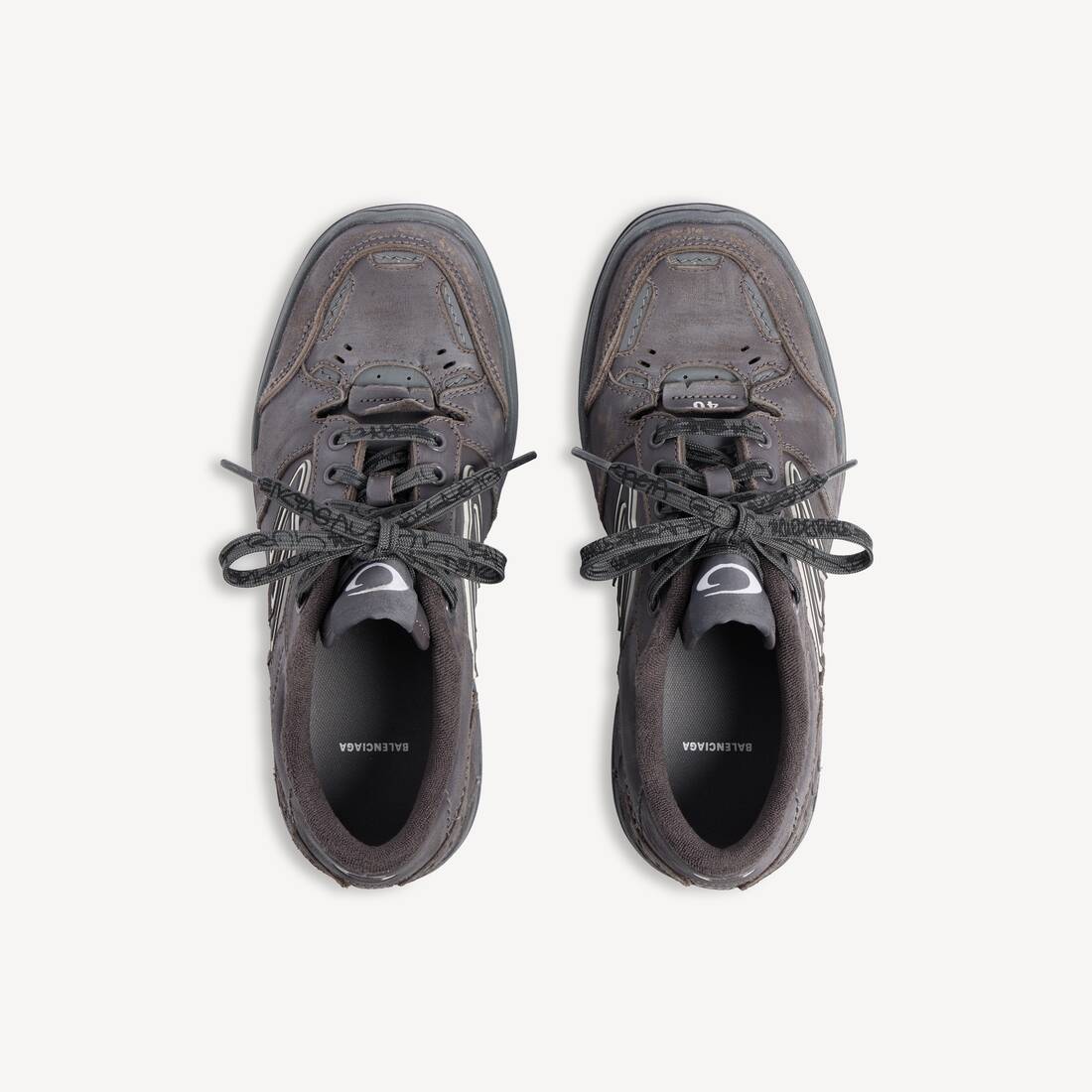BALENCIAGA HAMPTONS WORN-OUT SNEAKER IN GREY