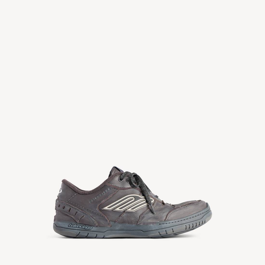 BALENCIAGA HAMPTONS WORN-OUT SNEAKER IN GREY