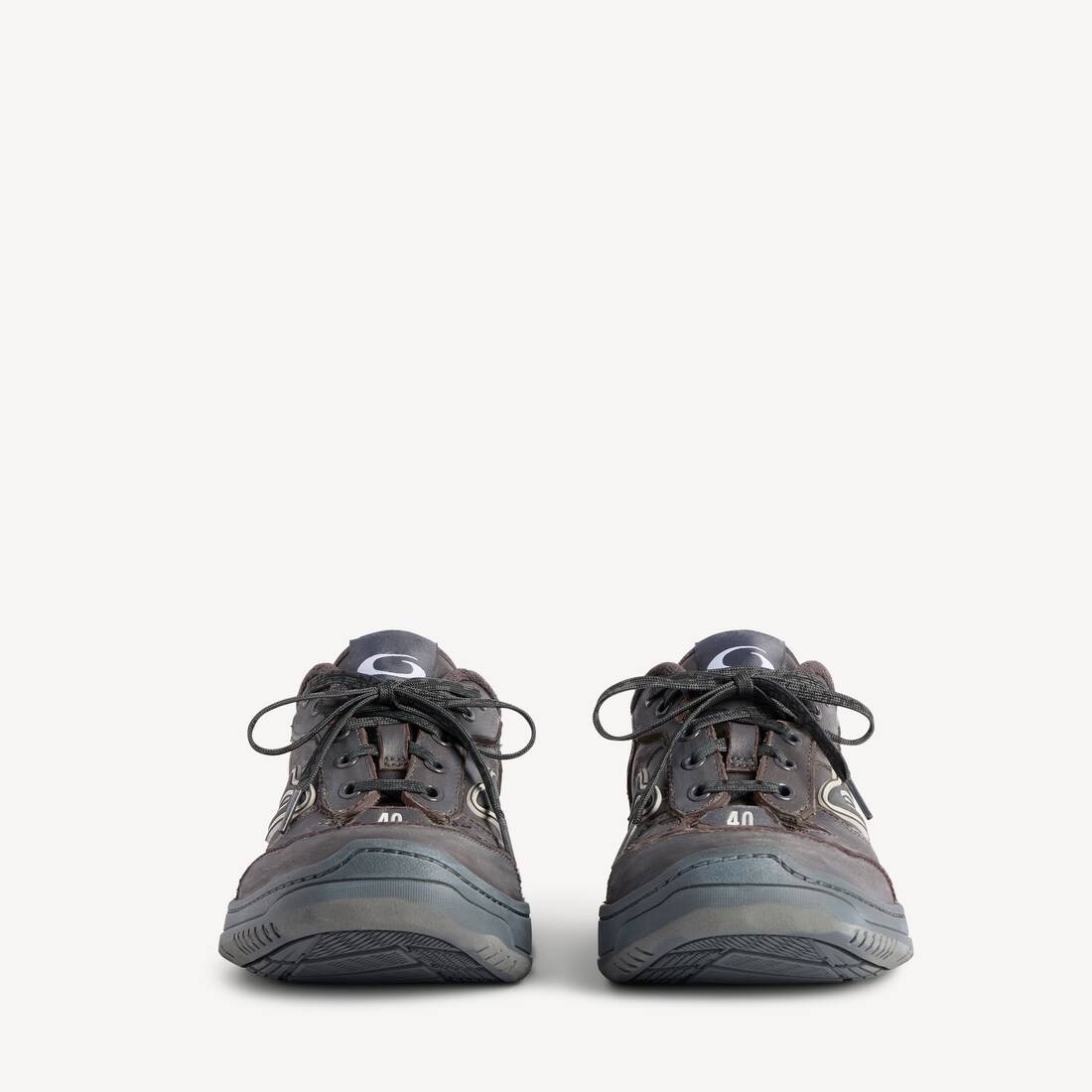 BALENCIAGA HAMPTONS WORN-OUT SNEAKER IN GREY