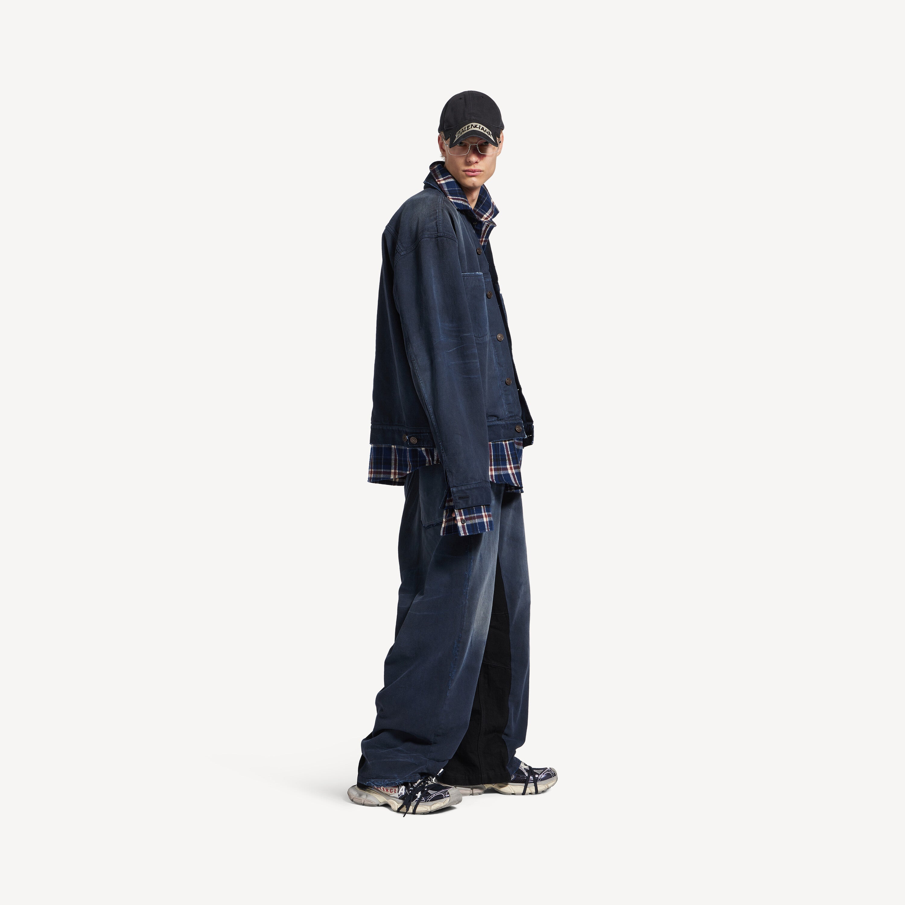 BALENCIAGA PATCHED SHIRT JACKET IN NAVY/DIRTY DARK BLUE