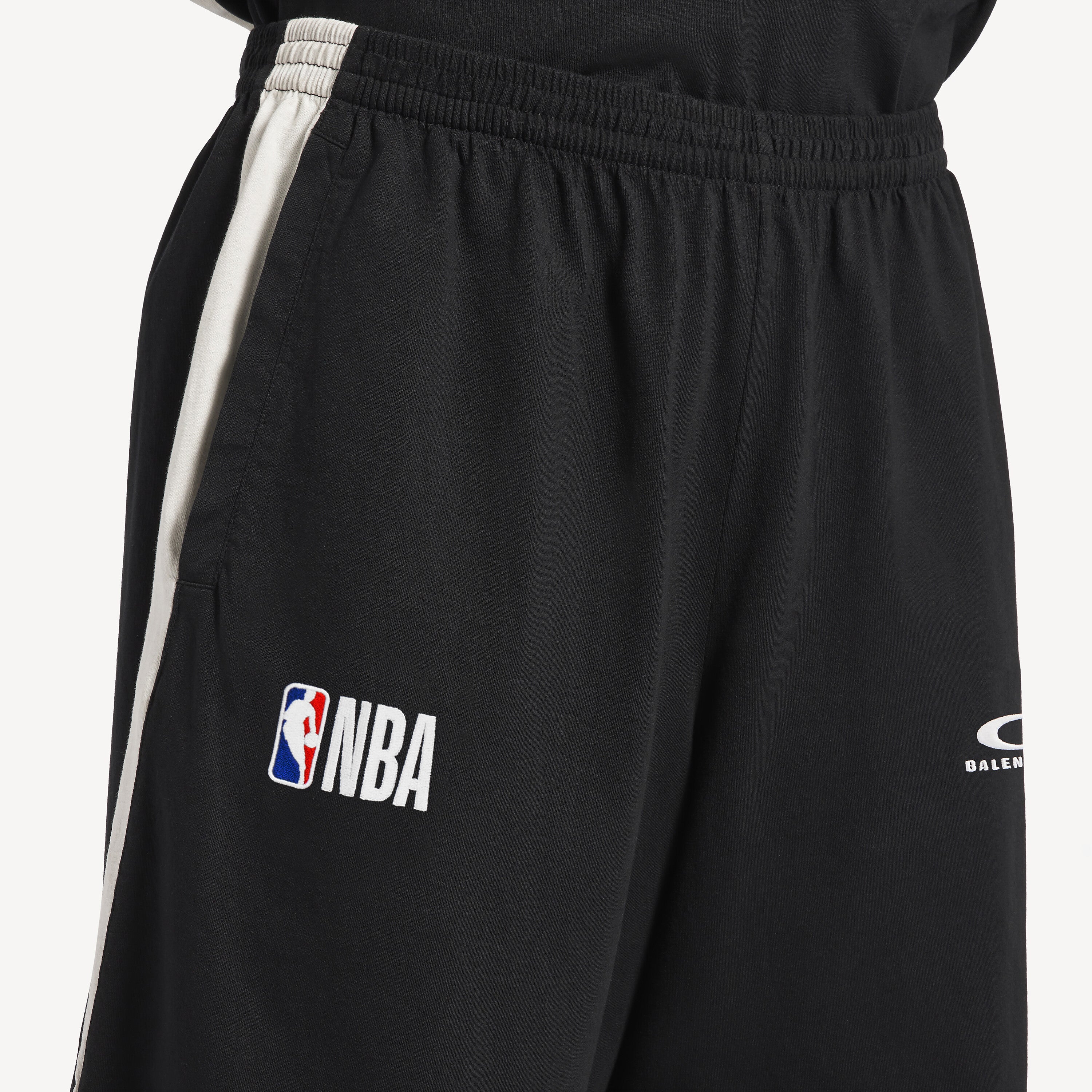 BALENCIAGA NBA COLLABORATION TRACKSUIT SHORTS “BLACK/WHITE”