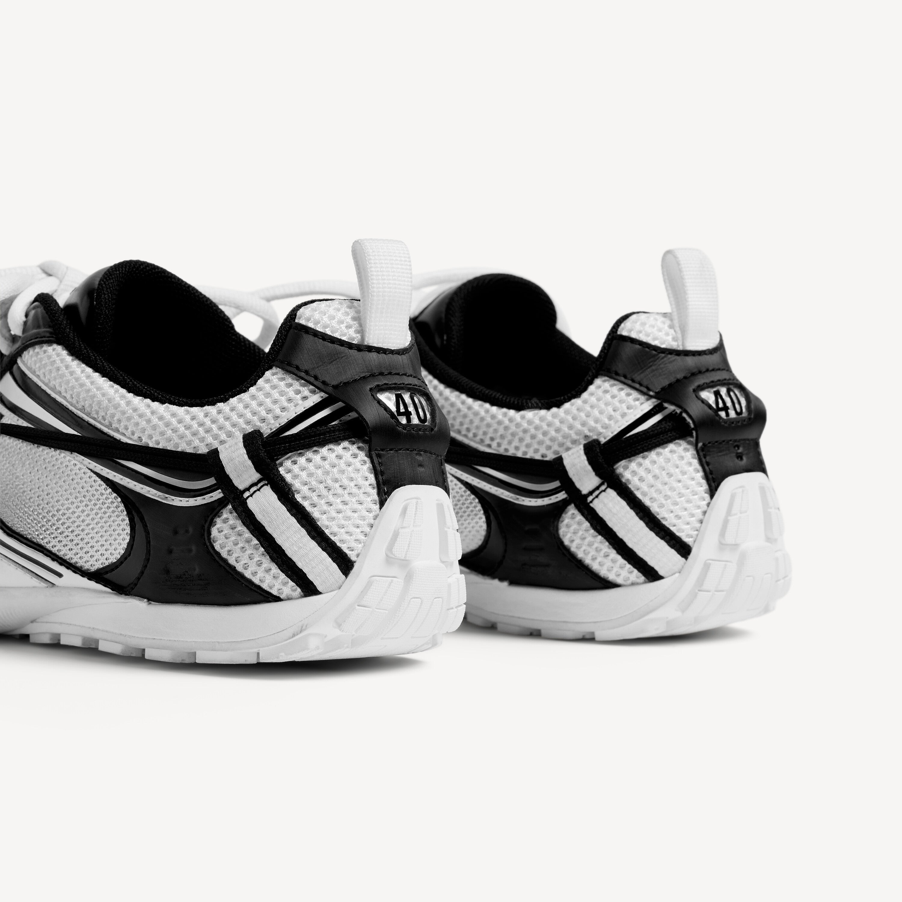 BALENCIAGA RADAR SNEAKER IN WHITE/BLACK