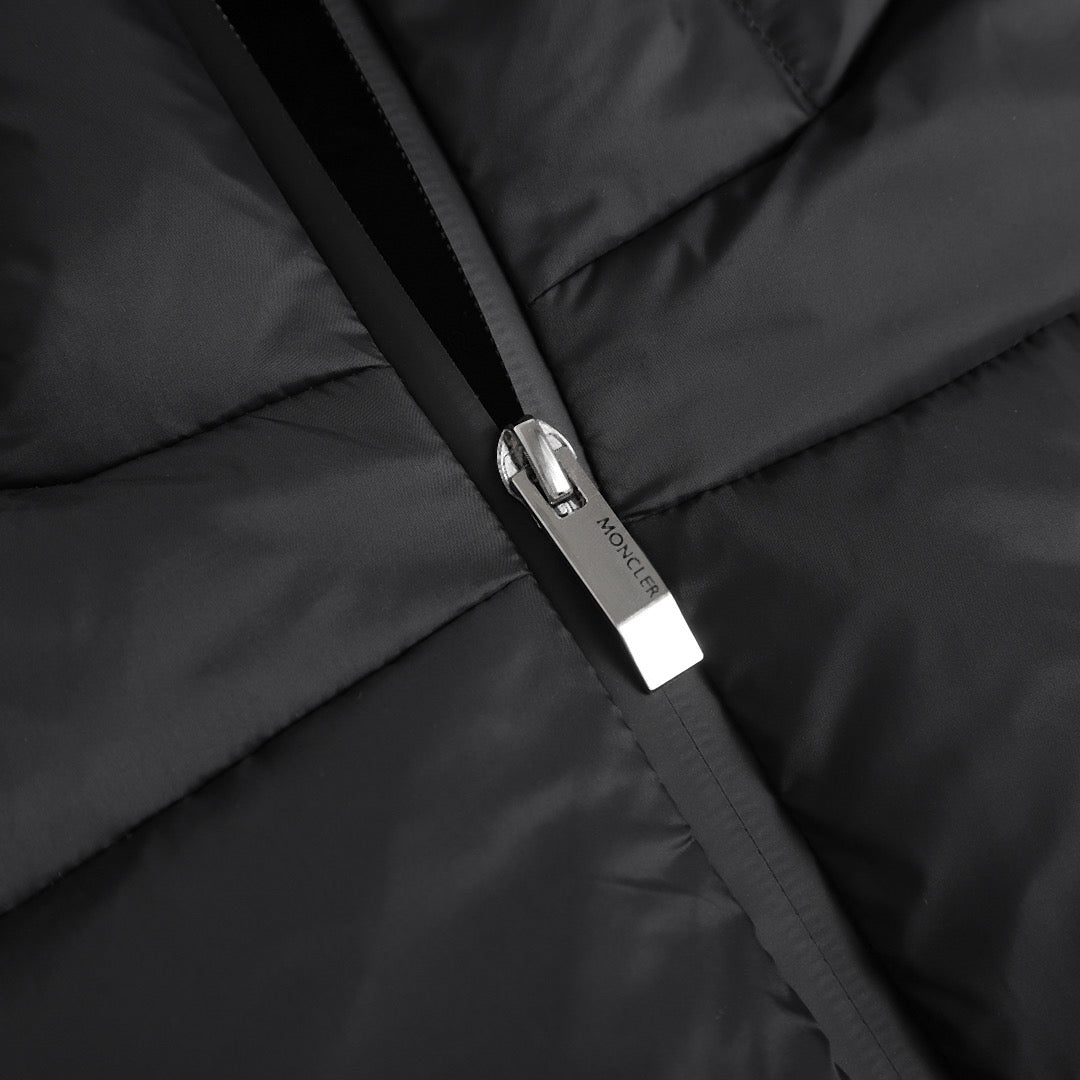 MONCLER POITEVIN HOODED SHORT DOWN JACKET