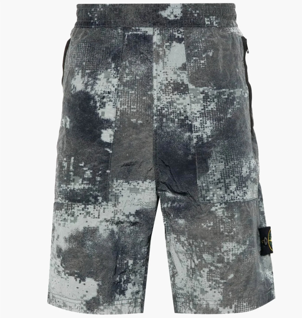 STONE ISLAND D CAMO LOGO-PATCH SHORTS IN GREY