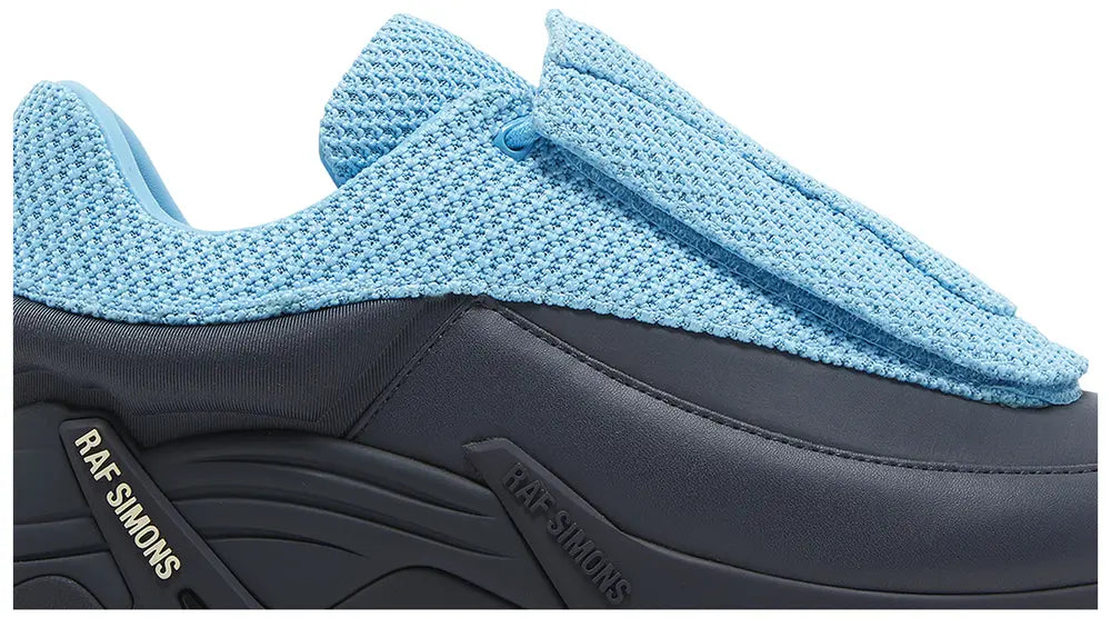 RAF SIMONS ANTEI IN  “AQUA”